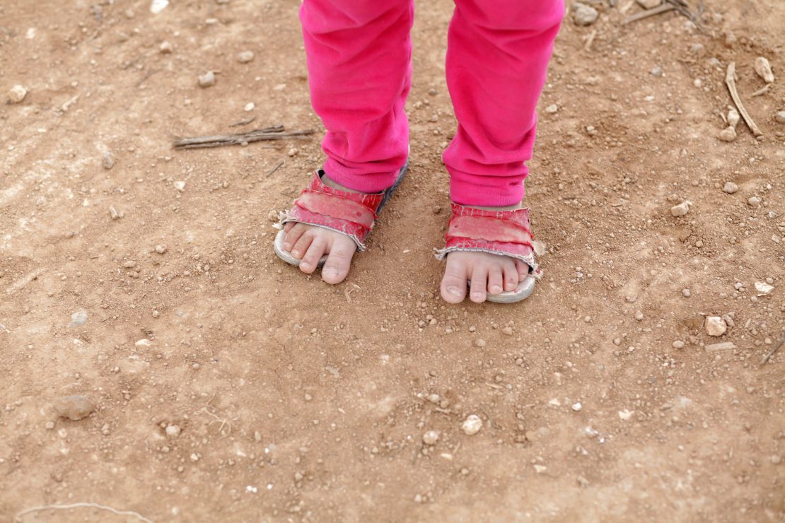 Kasut untuk Kanak-Kanak Pelarian