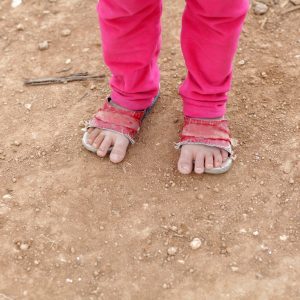 Kasut untuk Kanak-Kanak Pelarian